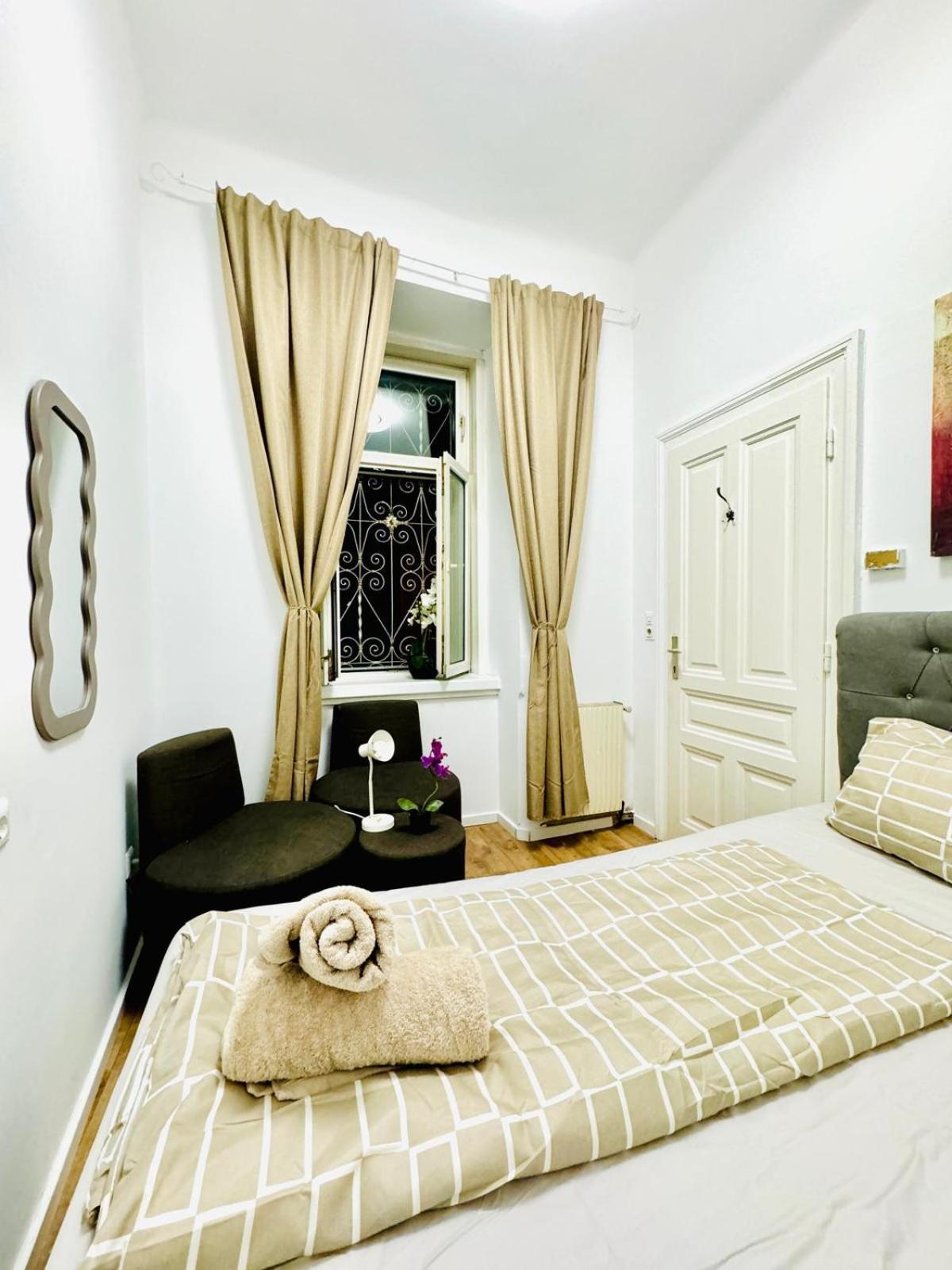 Cozy 9br Shared Apartment, Only 12min Walk To Augarten * Wien