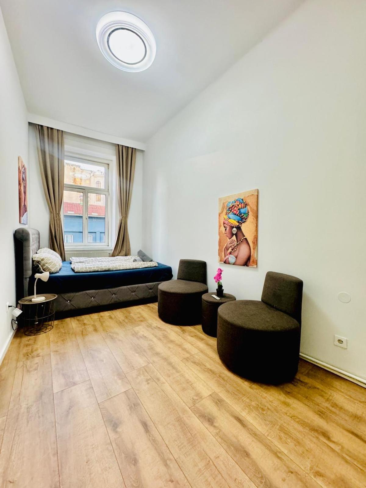 Apartment Cozy 9br Shared Apartment, Only 12min Walk To Augarten Wien