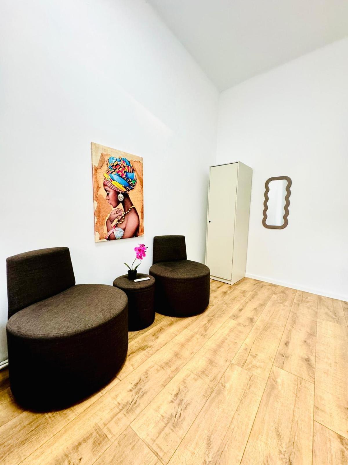 Cozy 9br Shared Apartment, Only 12min Walk To Augarten Wien