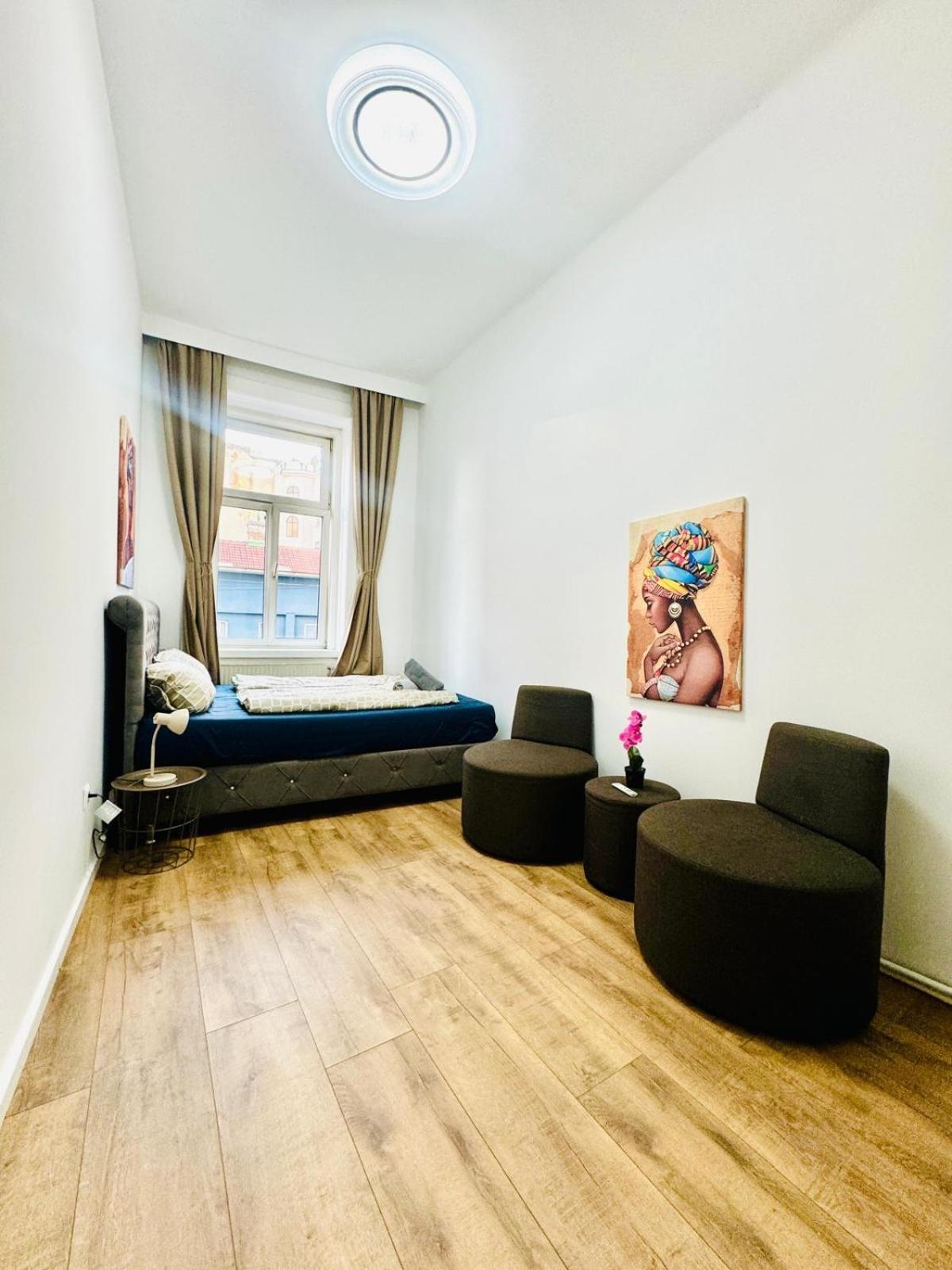 Cozy 9br Shared Apartment, Only 12min Walk To Augarten Wien