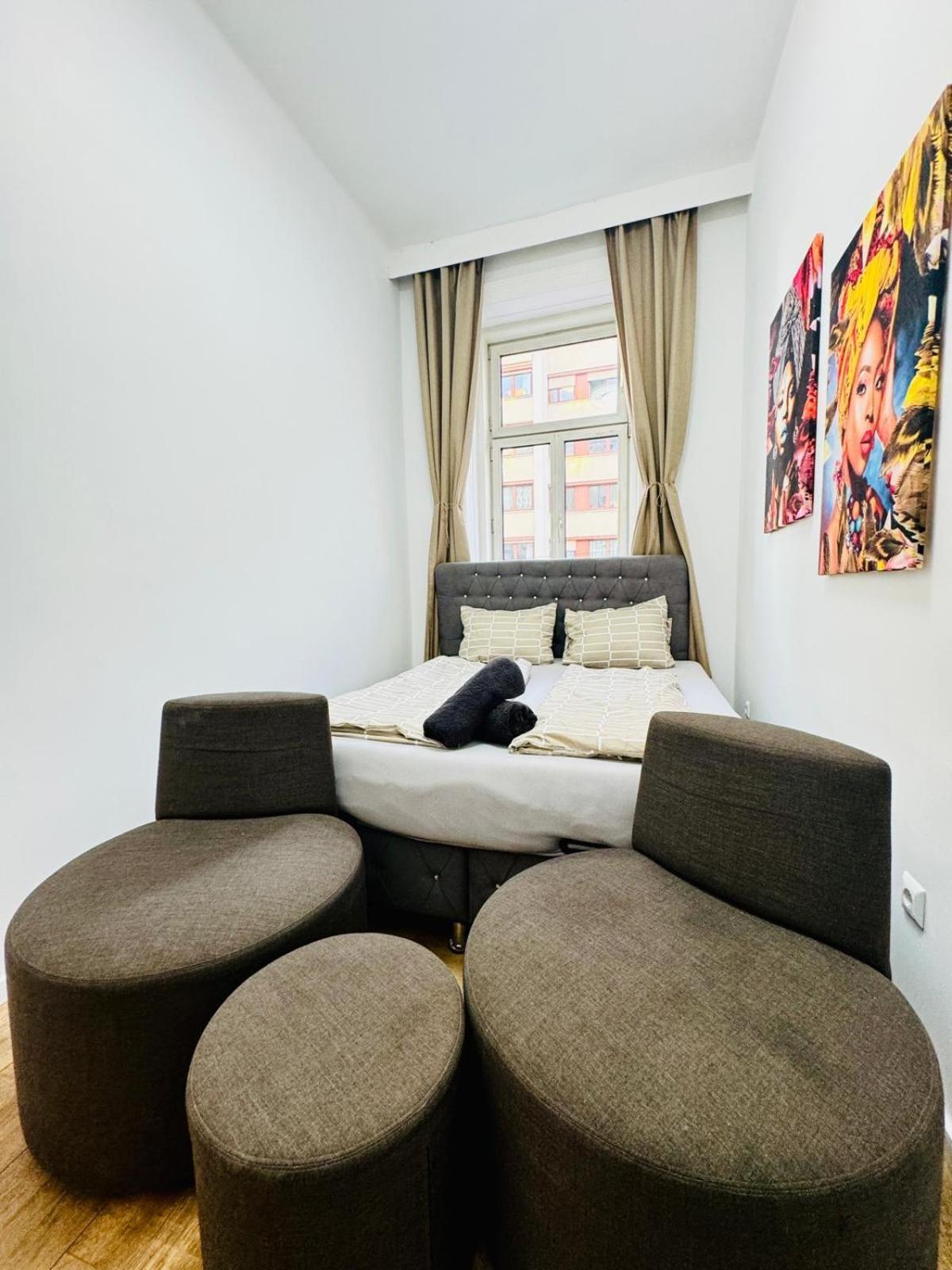 Cozy 9br Shared Apartment, Only 12min Walk To Augarten Wien