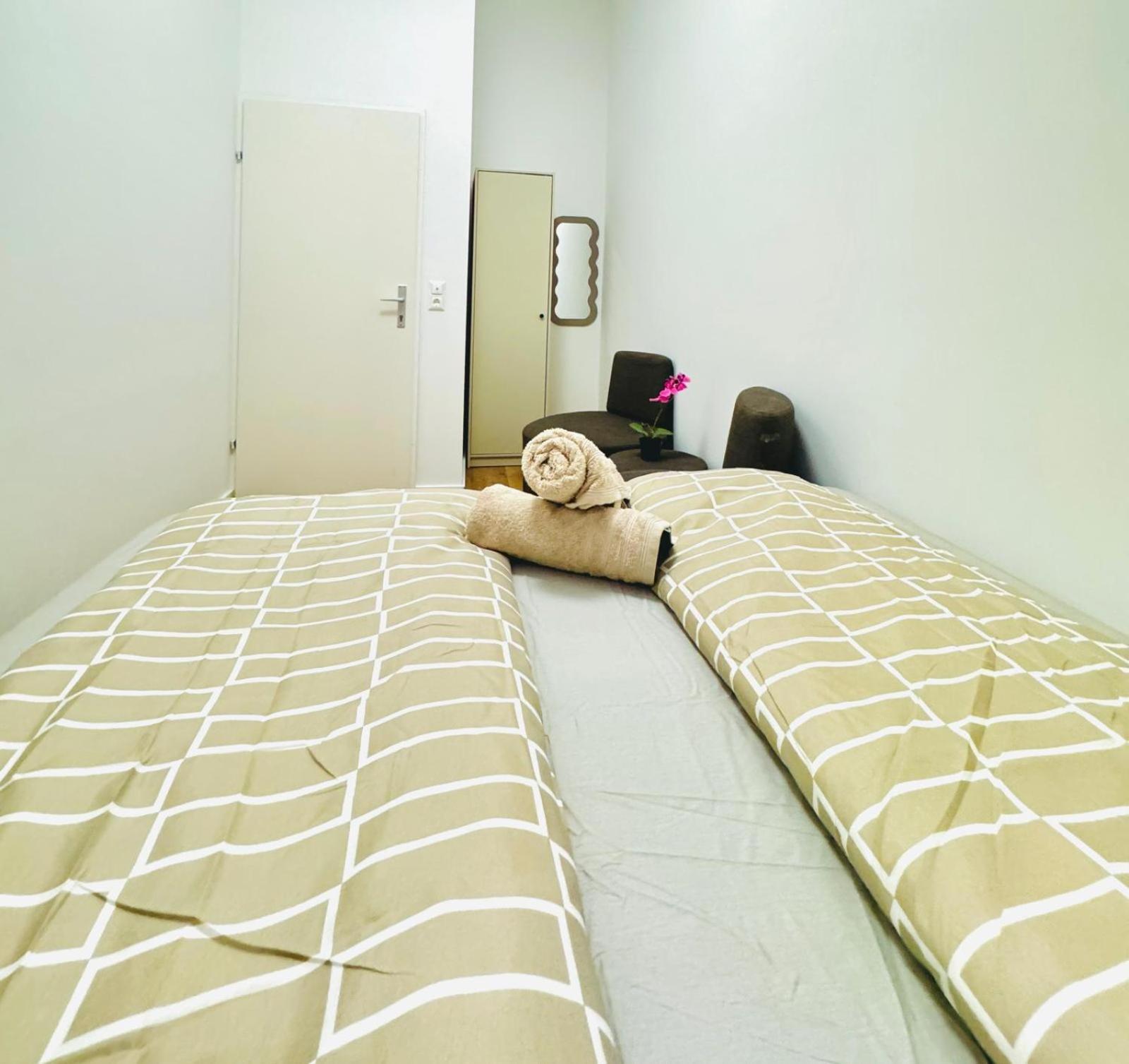 Cozy 9br Shared Apartment, Only 12min Walk To Augarten Apartment Wien
