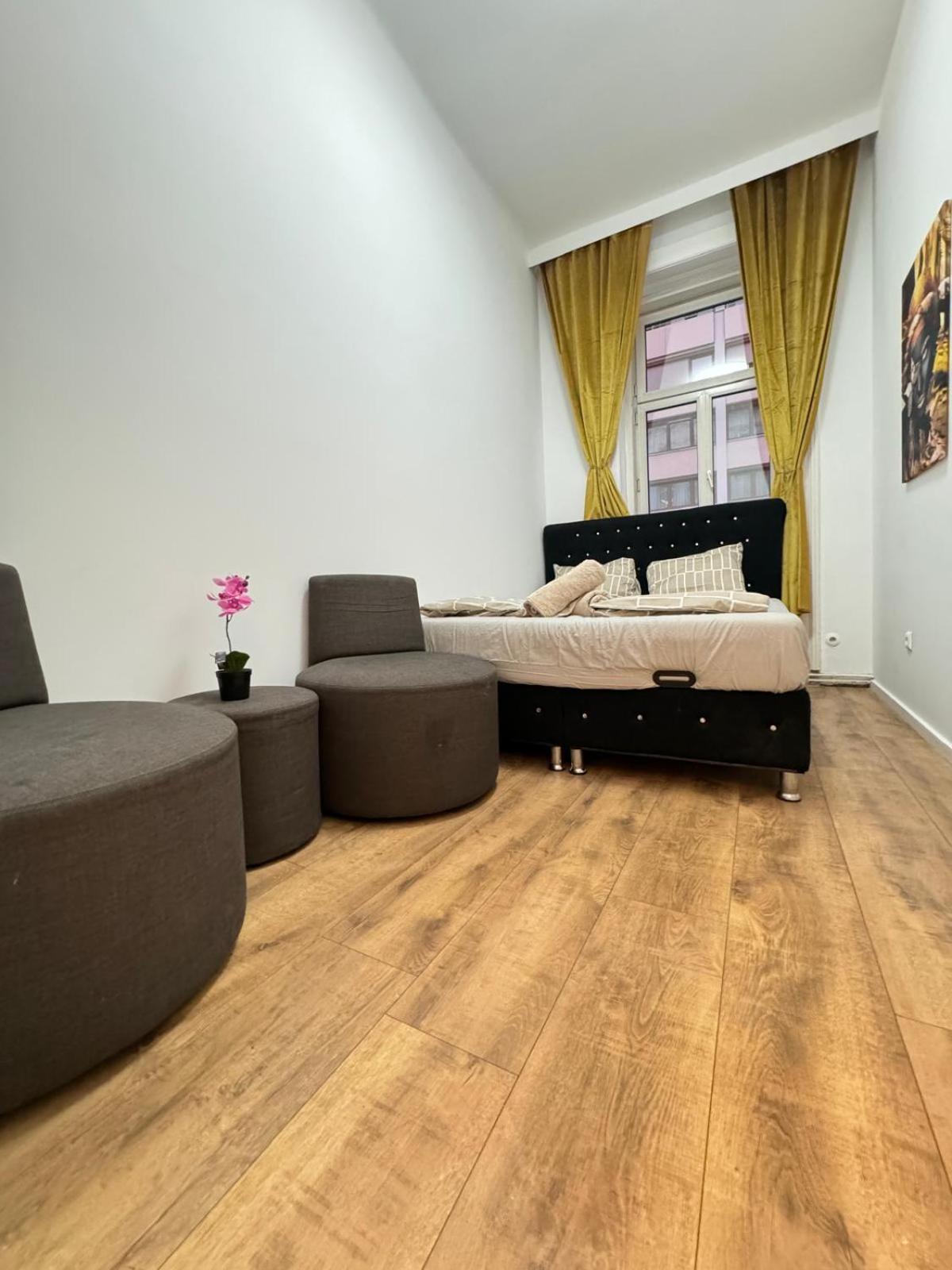 Cozy 9br Shared Apartment, Only 12min Walk To Augarten * Wien