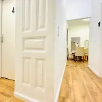 Cozy 9Br Shared Apartment, Only 12Min Walk To Augarten