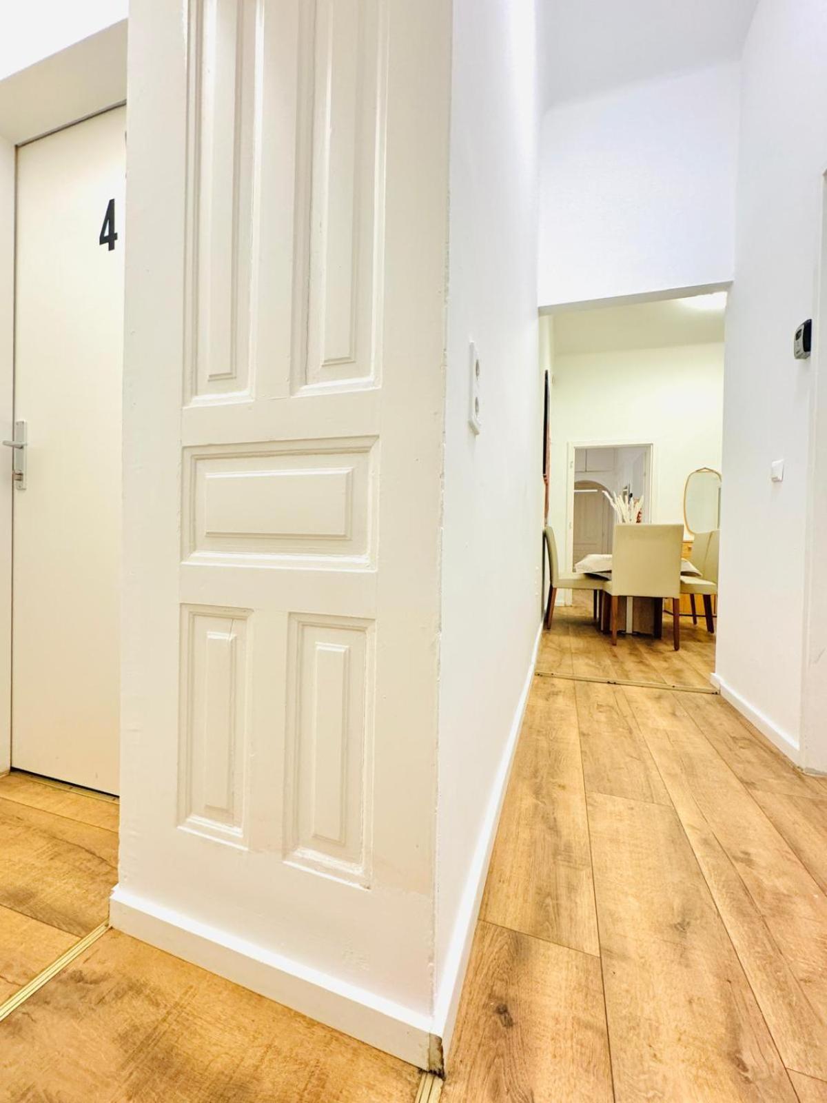 Apartment Cozy 9br Shared Apartment, Only 12min Walk To Augarten *