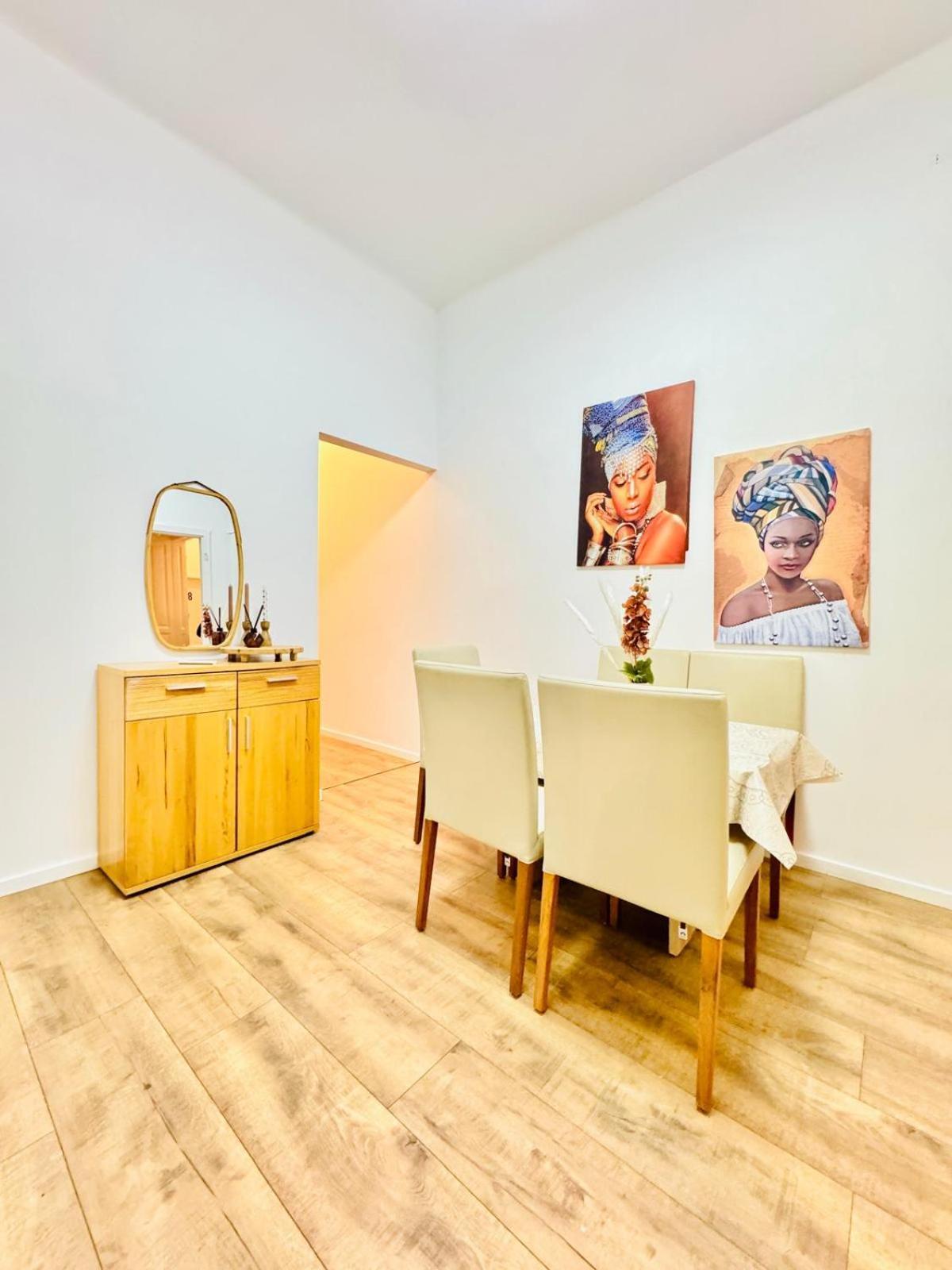 Cozy 9br Shared Apartment, Only 12min Walk To Augarten Wien